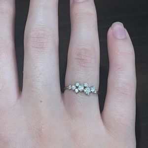 Cluster diamond ring